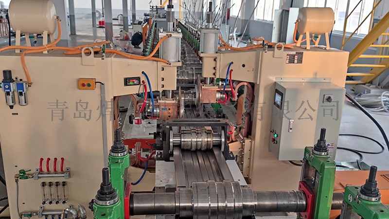 焊本車廂板流水線滾焊機2