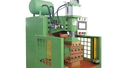 中頻逆變直流點(diǎn)焊機(jī)的特點(diǎn)