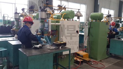 中頻點焊機(jī)操作噪音過大如何排除